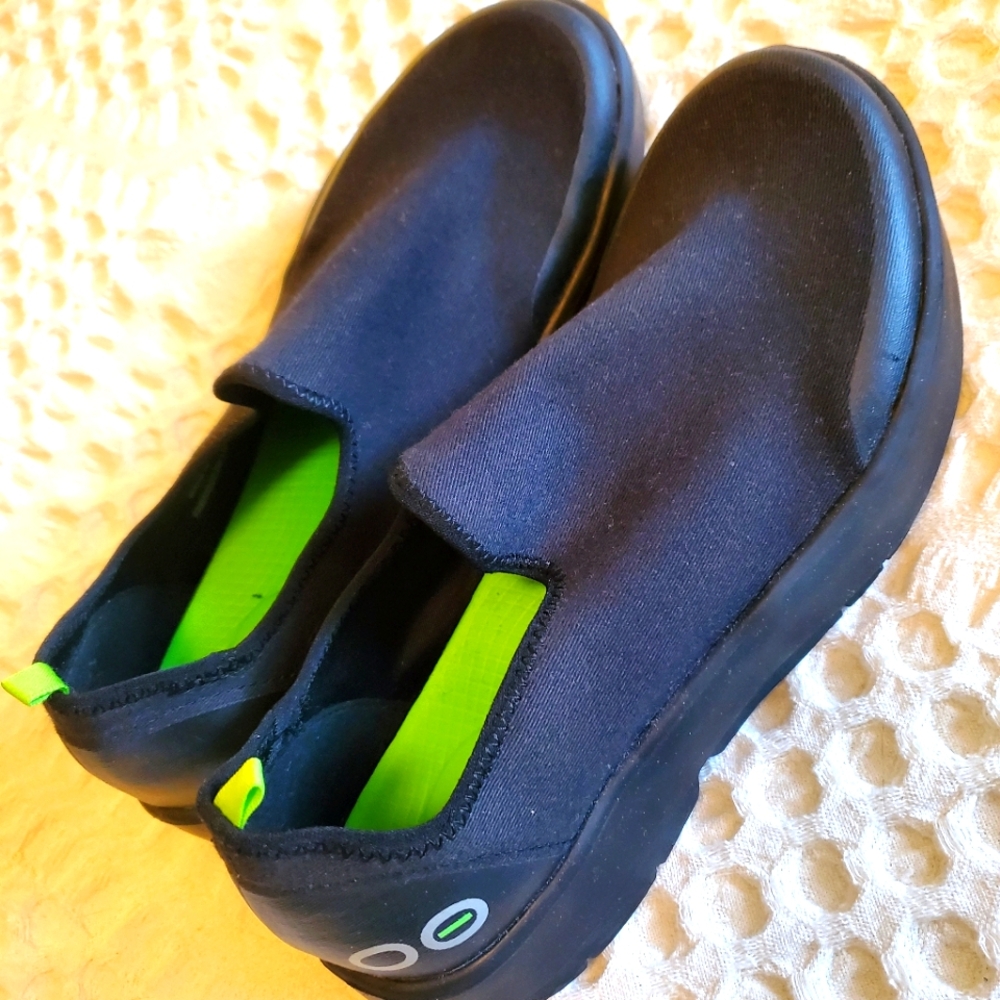 Women's Oofos oomg eezee black shoes sneakers